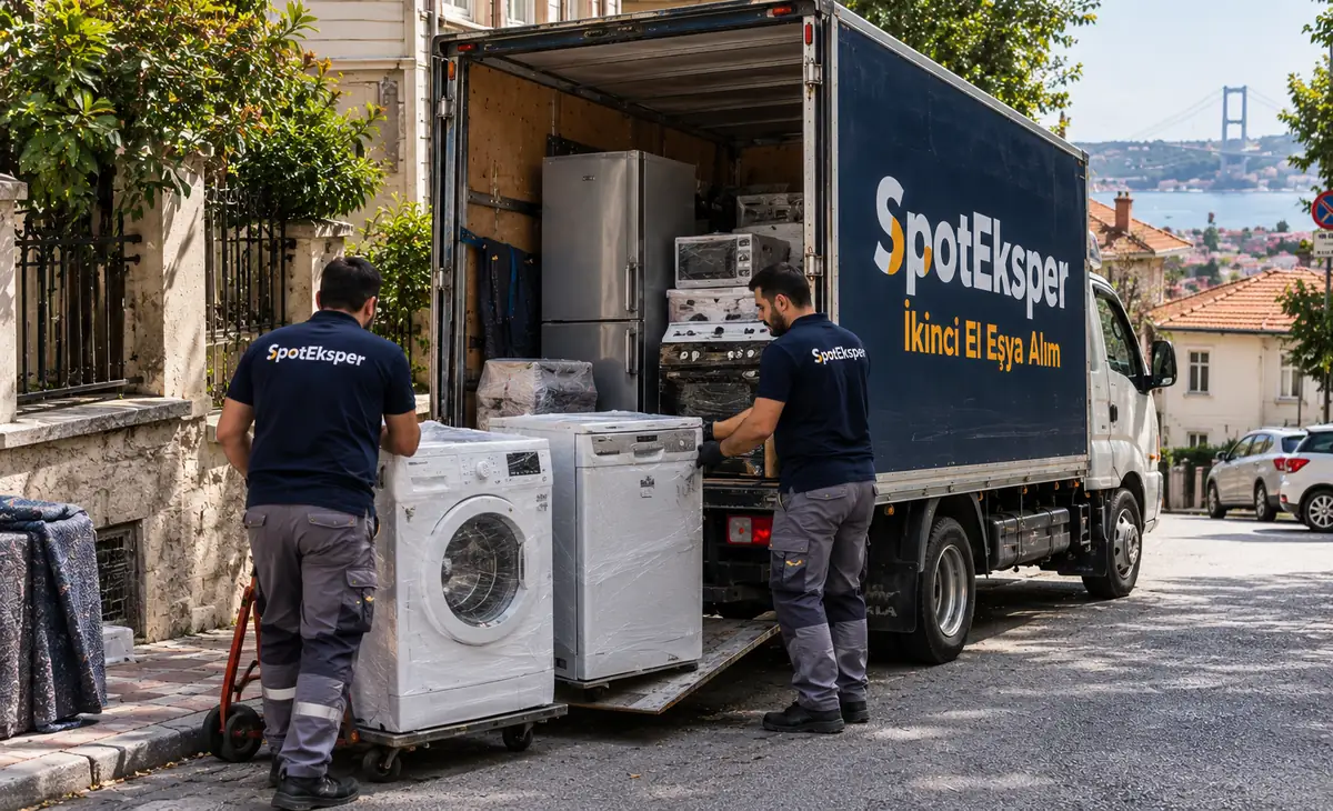 SpotEksper ekibi beyaz eşyaları araca yüklüyor